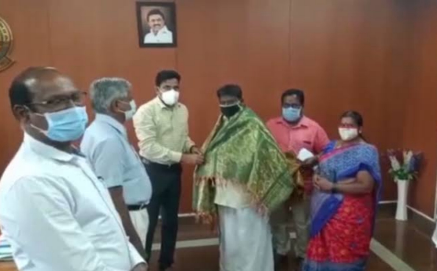 Tirupur collector praises lady who donated Rs.1 lakh for government school